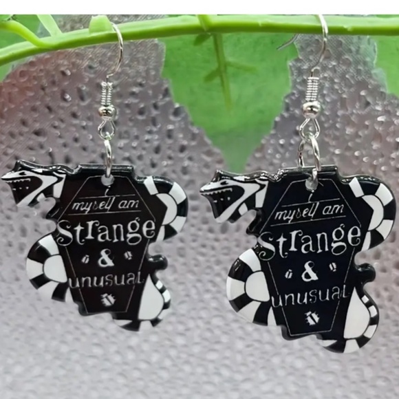 NWT!  Beetlejuice Pierced Dangle Earrings!  “I Myself Am Strange And Unusual”. - Picture 1 of 2